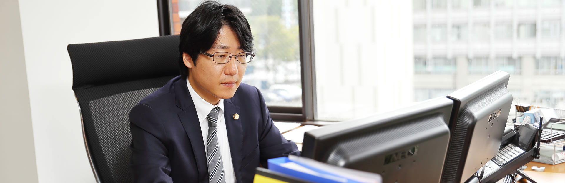 秋元弁護士